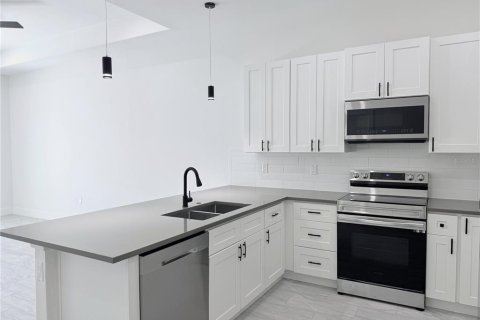 Immobilier commercial à vendre à Port Charlotte, Floride: 6 chambres, 226.96 m2 № 2371697 - photo 30