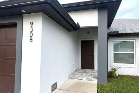 Immobilier commercial à vendre à Port Charlotte, Floride: 6 chambres, 226.96 m2 № 2371697 - photo 2