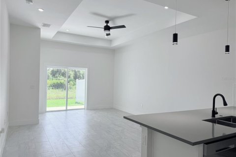 Immobilier commercial à vendre à Port Charlotte, Floride: 6 chambres, 226.96 m2 № 2371697 - photo 29
