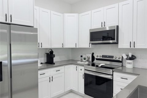 Immobilier commercial à vendre à Port Charlotte, Floride: 6 chambres, 226.96 m2 № 2371697 - photo 6