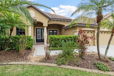 House in Tampa, Florida 5 bedrooms, 326.27 sq.m. № 2118691 - photo 4