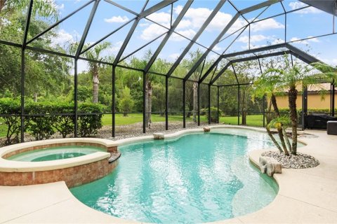 House in Tampa, Florida 5 bedrooms, 326.27 sq.m. № 2118691 - photo 7