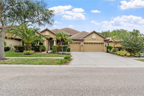 House in Tampa, Florida 5 bedrooms, 326.27 sq.m. № 2118691 - photo 2