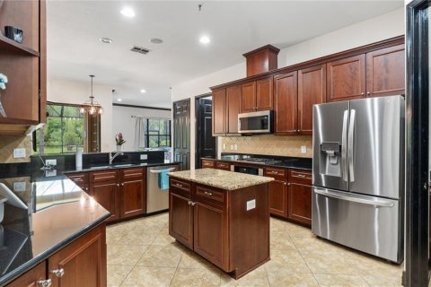 House in Tampa, Florida 5 bedrooms, 326.27 sq.m. № 2118691 - photo 11