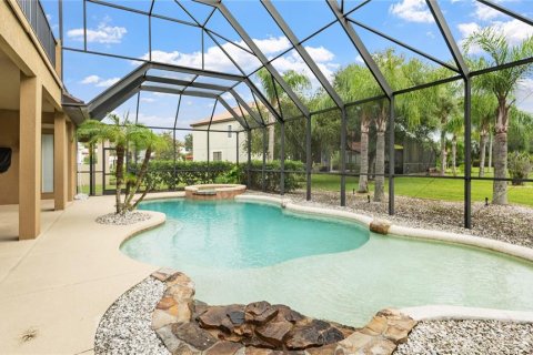 House in Tampa, Florida 5 bedrooms, 326.27 sq.m. № 2118691 - photo 10