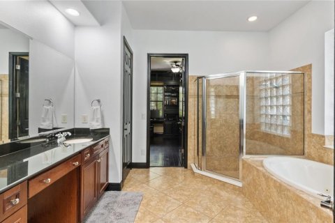 House in Tampa, Florida 5 bedrooms, 326.27 sq.m. № 2118691 - photo 28