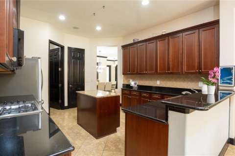 House in Tampa, Florida 5 bedrooms, 326.27 sq.m. № 2118691 - photo 12