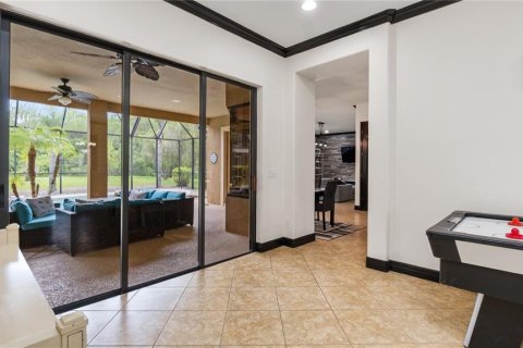 House in Tampa, Florida 5 bedrooms, 326.27 sq.m. № 2118691 - photo 21