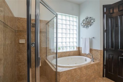 House in Tampa, Florida 5 bedrooms, 326.27 sq.m. № 2118691 - photo 30