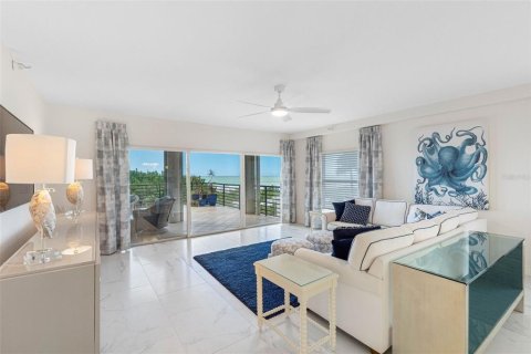 Condo in Treasure Island, Florida, 3 bedrooms  № 2098159 - photo 30