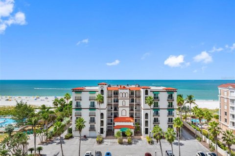 Condo in Treasure Island, Florida, 3 bedrooms  № 2098159