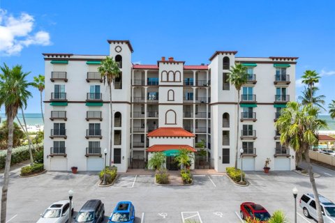 Condo in Treasure Island, Florida, 3 bedrooms  № 2098159 - photo 2