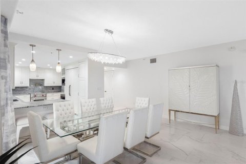 Condo in Treasure Island, Florida, 3 bedrooms  № 2098159 - photo 24