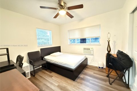 Снять в аренду виллу или дом в Халландейл-Бич, Флорида 2 спальни, 69.4м2, № 1948489 - фото 7