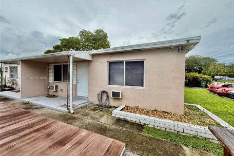 Снять в аренду виллу или дом в Халландейл-Бич, Флорида 2 спальни, 69.4м2, № 1948489 - фото 14