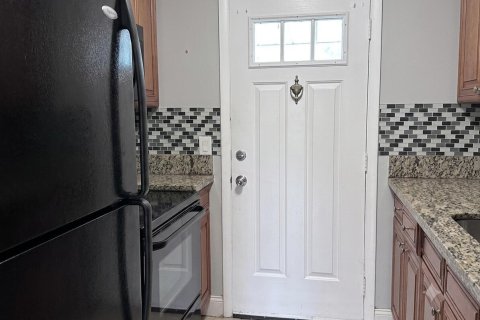 Condo in Pompano Beach, Florida, 1 bedroom № 2244643 - photo 7