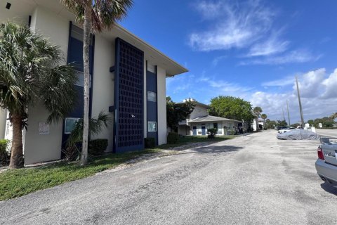 Condo in Pompano Beach, Florida, 1 bedroom № 2244643