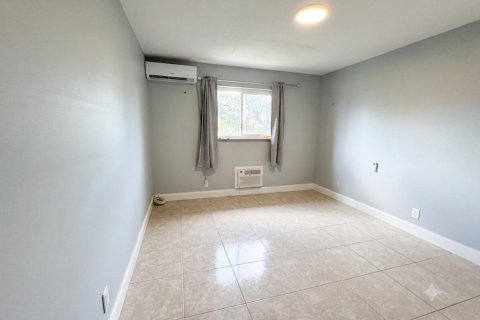 Condo in Pompano Beach, Florida, 1 bedroom № 2244643 - photo 9