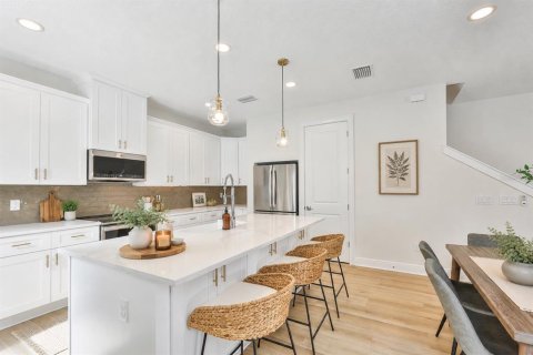 Adosado en venta en Tampa, Florida, 3 dormitorios, 175.31 m2 № 2141091 - foto 4