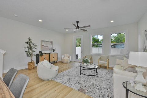 Adosado en venta en Tampa, Florida, 3 dormitorios, 175.31 m2 № 2141091 - foto 8
