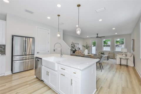 Adosado en venta en Tampa, Florida, 3 dormitorios, 175.31 m2 № 2141091 - foto 3