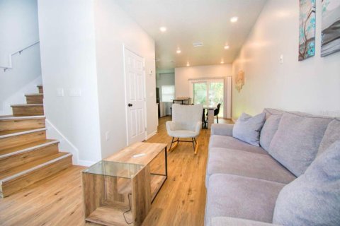 House in Tampa, Florida 3 bedrooms, 103.21 sq.m. № 1869005 - photo 9
