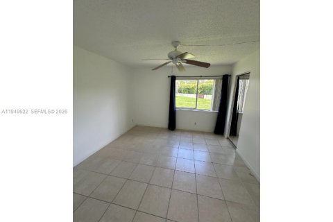 Condominio en venta en West Palm Beach, Florida, 2 dormitorios, 92.07 m2 № 2004986 - foto 10