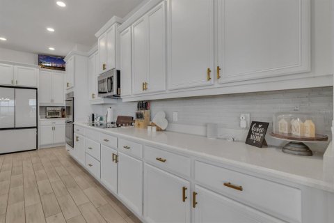 Casa en venta en Kissimmee, Florida, 5 dormitorios, 504.27 m2 № 1519171 - foto 16