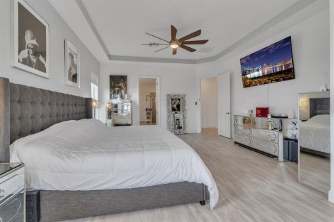 Casa en venta en Kissimmee, Florida, 5 dormitorios, 504.27 m2 № 1519171 - foto 30
