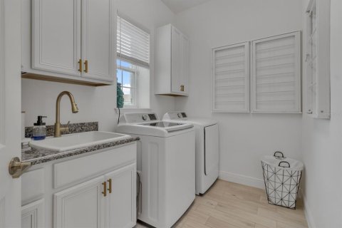 Casa en venta en Kissimmee, Florida, 5 dormitorios, 504.27 m2 № 1519171 - foto 27