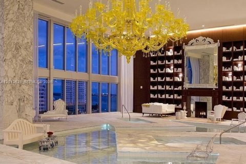 Condo in Miami, Florida, 2 bedrooms  № 2240966 - photo 27