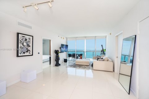 Condo in Miami, Florida, 2 bedrooms  № 2240966 - photo 8