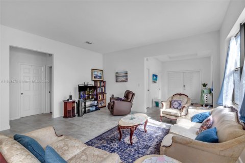 Villa ou maison à vendre à Miami, Floride: 3 chambres, 178.37 m2 № 1925449 - photo 6