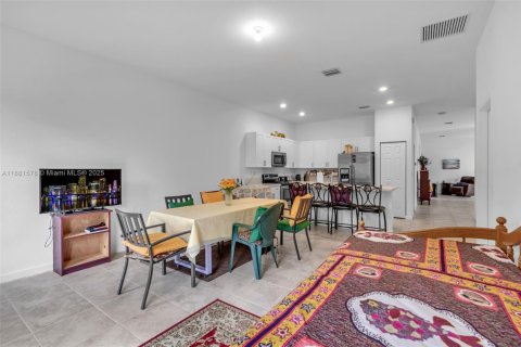 Villa ou maison à vendre à Miami, Floride: 3 chambres, 178.37 m2 № 1925449 - photo 14