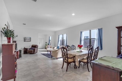 Villa ou maison à vendre à Miami, Floride: 3 chambres, 178.37 m2 № 1925449 - photo 10