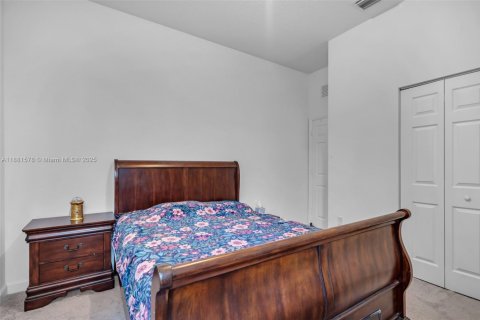 Villa ou maison à vendre à Miami, Floride: 3 chambres, 178.37 m2 № 1925449 - photo 25