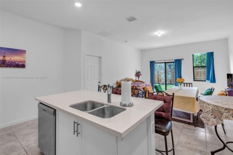 Villa ou maison à vendre à Miami, Floride: 3 chambres, 178.37 m2 № 1925449 - photo 16