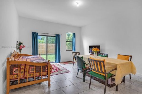 Villa ou maison à vendre à Miami, Floride: 3 chambres, 178.37 m2 № 1925449 - photo 12