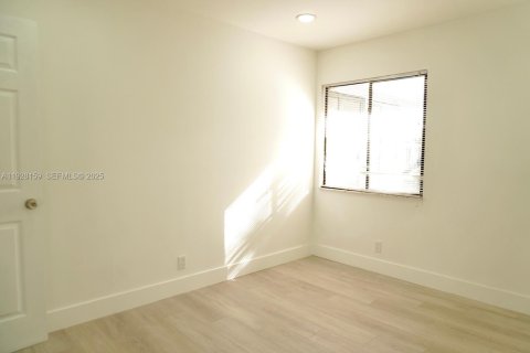 Купить виллу или дом в Норт-Лодердейл, Флорида 3 спальни, 108.7м2, № 1988715 - фото 18