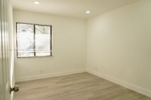 Купить виллу или дом в Норт-Лодердейл, Флорида 3 спальни, 108.7м2, № 1988715 - фото 7