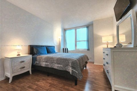 Copropriété à vendre à Hollywood, Floride: 2 chambres, 103.12 m2 № 1970175 - photo 21