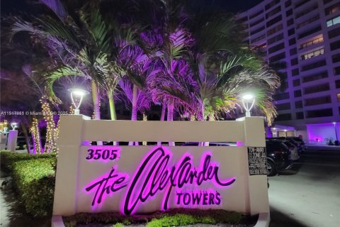 Copropriété à vendre à Hollywood, Floride: 2 chambres, 103.12 m2 № 1970175 - photo 25