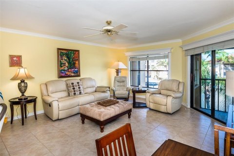 Copropriété à louer à Punta Gorda, Floride: 2 chambres, 105.72 m2 № 2385957 - photo 11