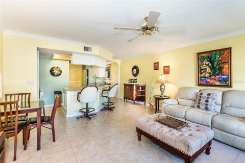 Copropriété à louer à Punta Gorda, Floride: 2 chambres, 105.72 m2 № 2385957 - photo 15