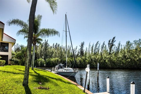 Copropriété à louer à Punta Gorda, Floride: 2 chambres, 105.72 m2 № 2385957 - photo 2