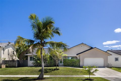 Casa en Cutler Bay, Florida 3 dormitorios, 188.78 m2 № 2071990