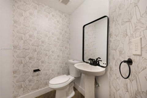 Casa en venta en Cutler Bay, Florida, 3 dormitorios, 188.78 m2 № 2071990 - foto 18