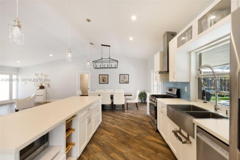 Casa en venta en Cutler Bay, Florida, 3 dormitorios, 188.78 m2 № 2071990 - foto 5