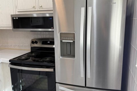 Condominio en alquiler en Lauderdale Lakes, Florida, 1 dormitorio, 63.55 m2 № 1993795 - foto 23