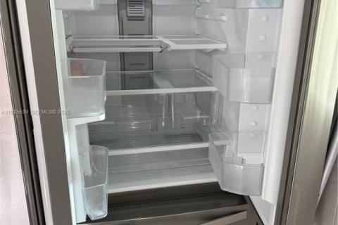 Condominio en alquiler en Lauderdale Lakes, Florida, 1 dormitorio, 63.55 m2 № 1993795 - foto 24